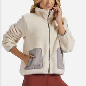 Vuori Women’s white Alpine Sherpa Jacket, Small